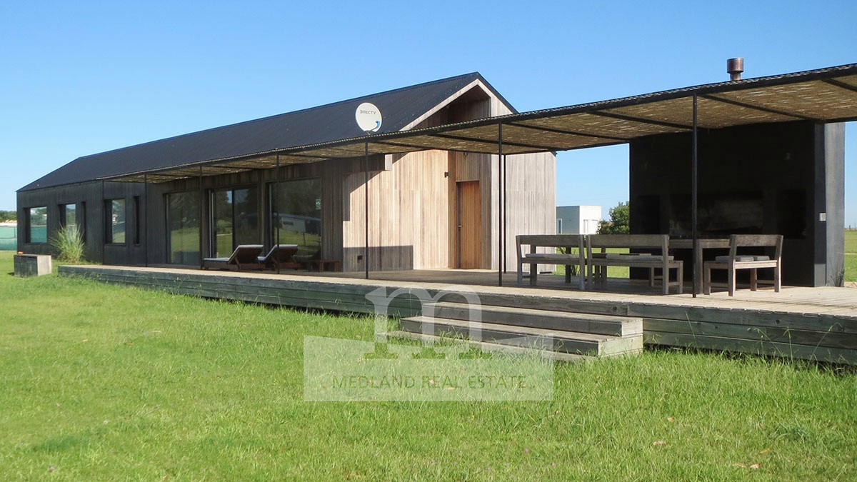 Casa ID.396 - Hermosa Casa Estilo Nórdico sobre el Bosque en El Quijote Chacras