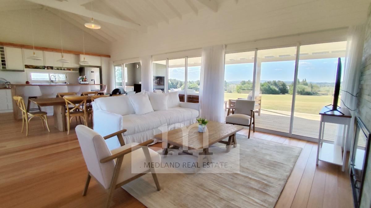 Casa ID.459 - Cómoda y Luminosa Casa en Venta en El Quijote