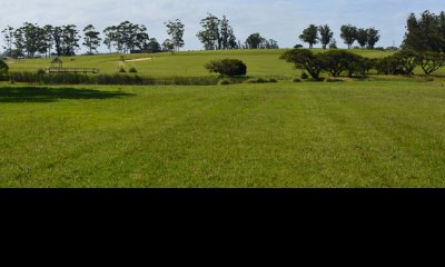 Venta Hermoso Lote al Agua y con Proyecto en El Quijote Chacras