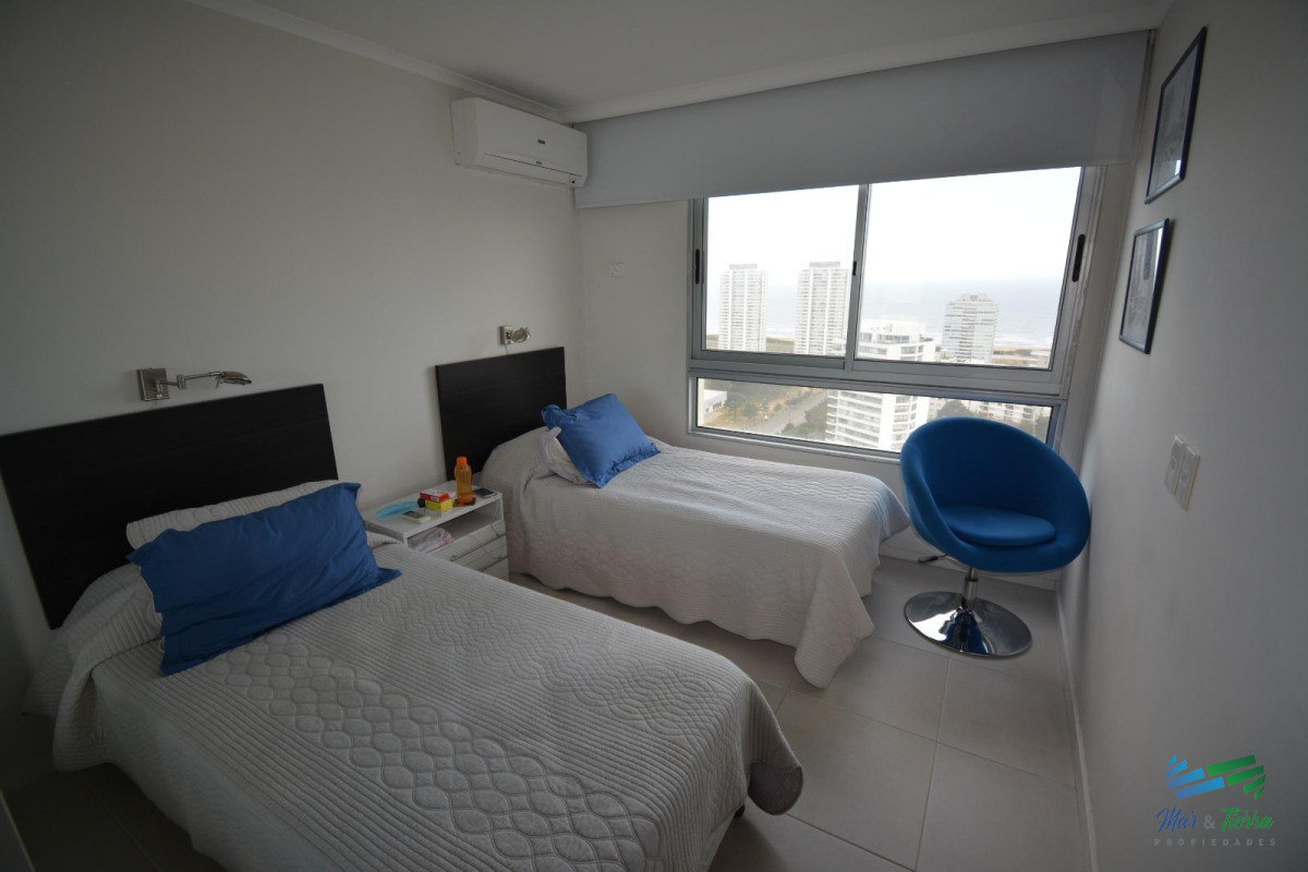 Apartamento ID.3716 - Alquilo por temporada apartamento 3 dormitorios con servicios, Punta del Este