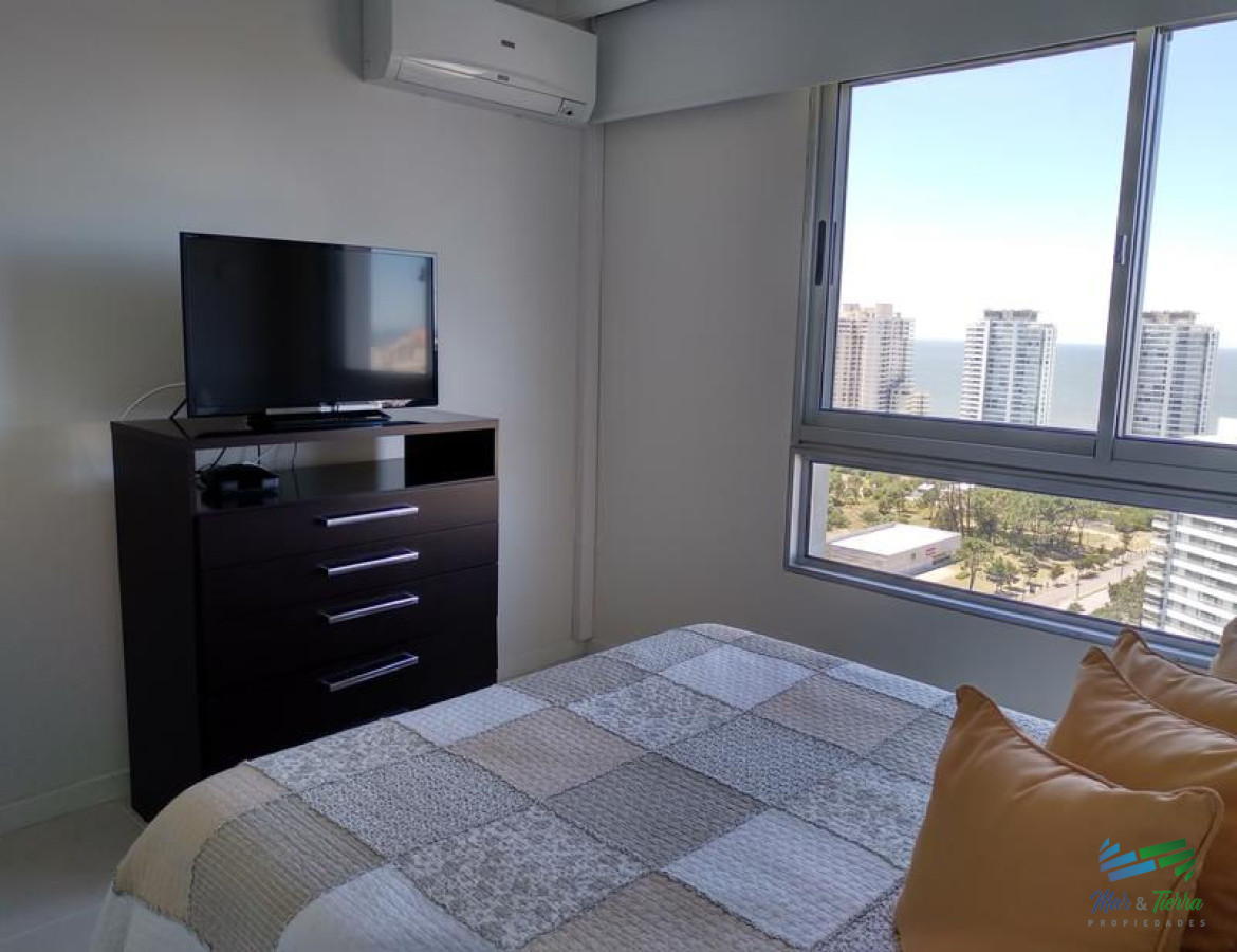 Apartamento ID.3716 - Alquilo por temporada apartamento 3 dormitorios con servicios, Punta del Este