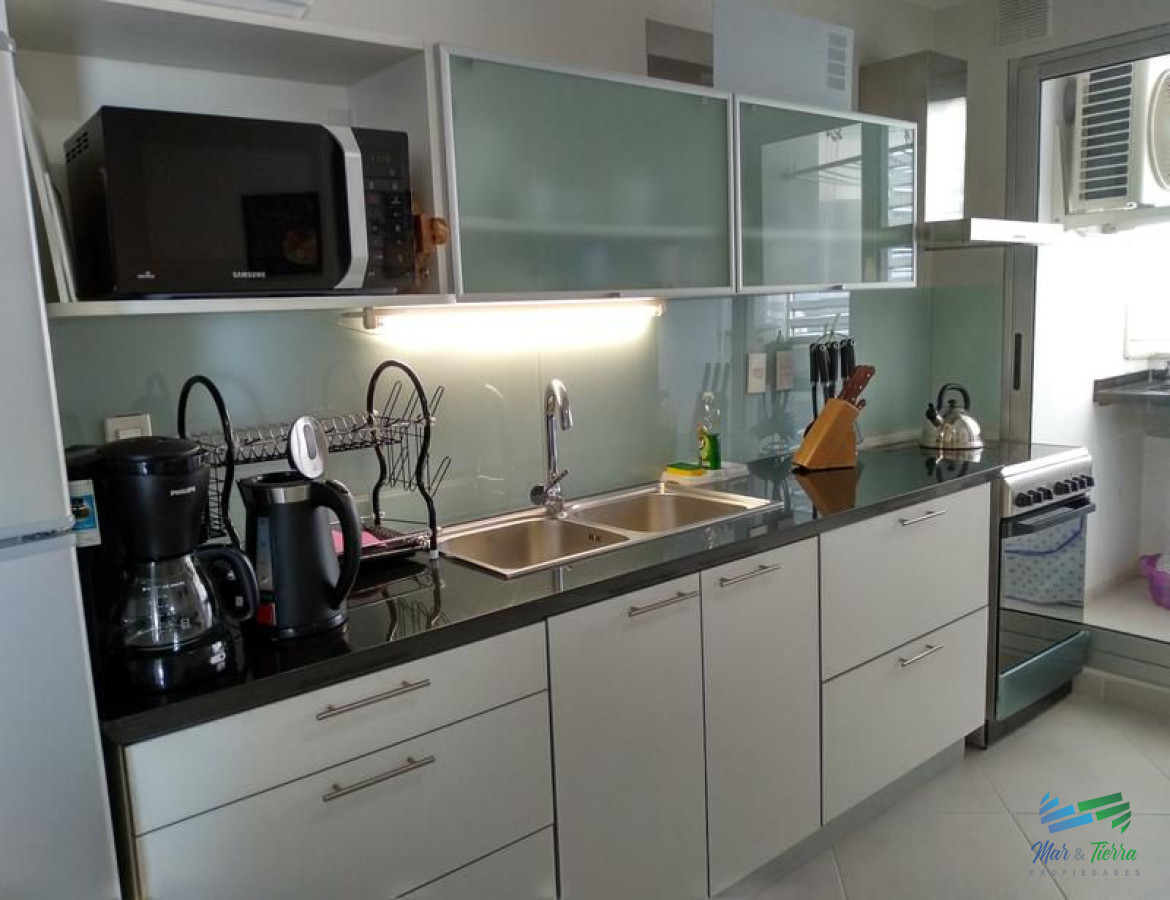 Apartamento ID.3716 - Alquilo por temporada apartamento 3 dormitorios con servicios, Punta del Este