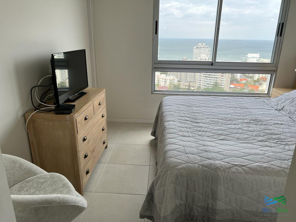 Apartamento ID.3716 - Alquilo por temporada apartamento 3 dormitorios con servicios, Punta del Este