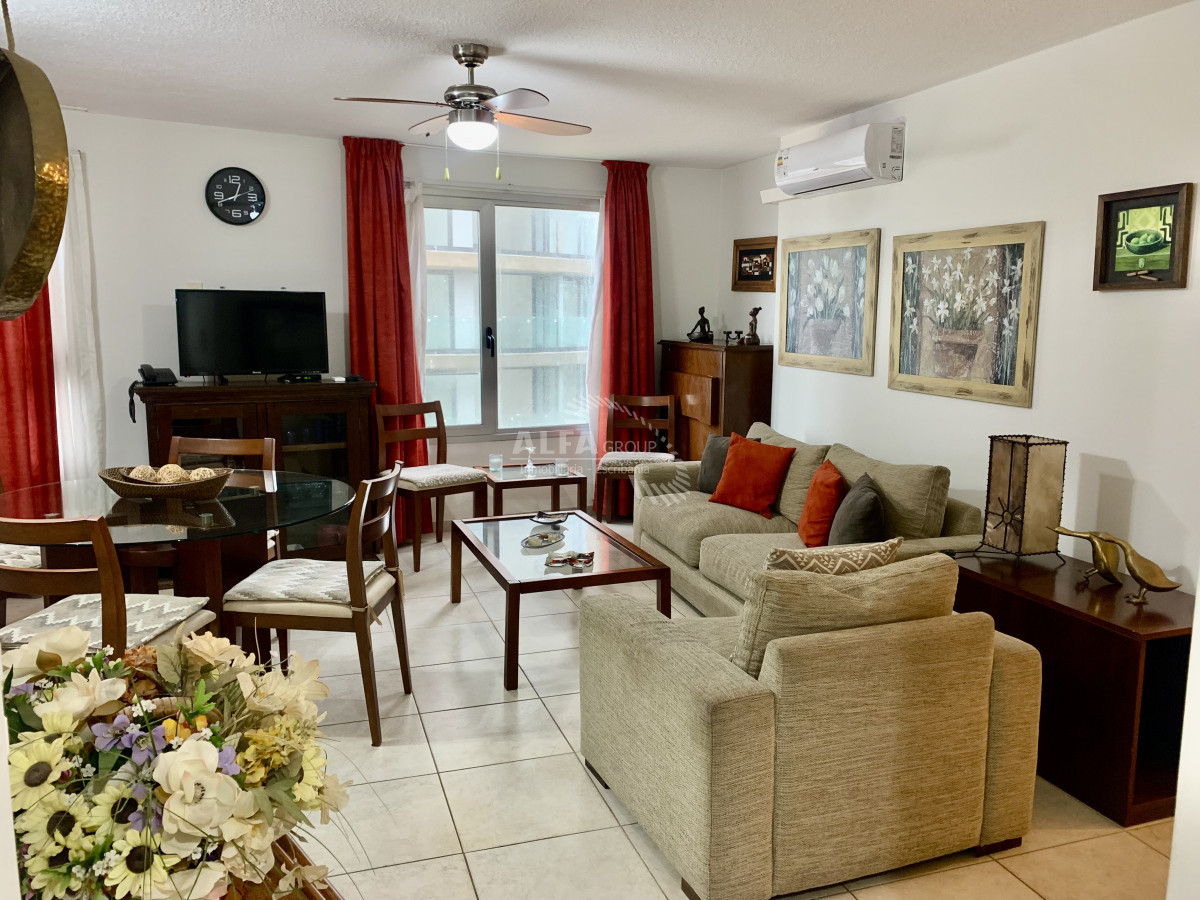 Apartamento ID.4709 - Muy lindo apartamento con todos los servicios a metros del mar y muy bajos gastos comunes.