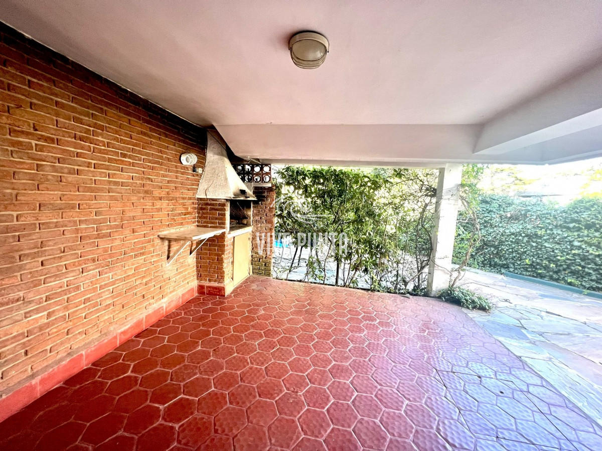 Casa ID.498 - Casa en venta sobre Av. Francia. 