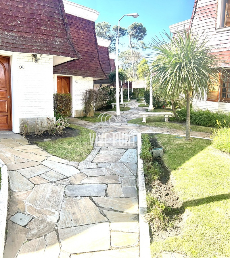 Casa ID.498 - Casa en venta sobre Av. Francia. 