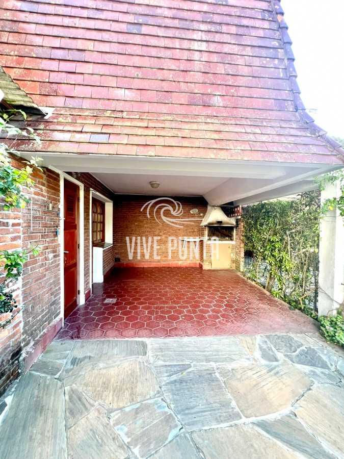 Casa ID.498 - Casa en venta sobre Av. Francia. 