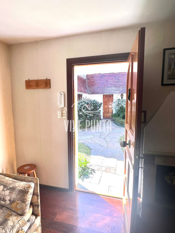 Casa ID.498 - Casa en venta sobre Av. Francia. 