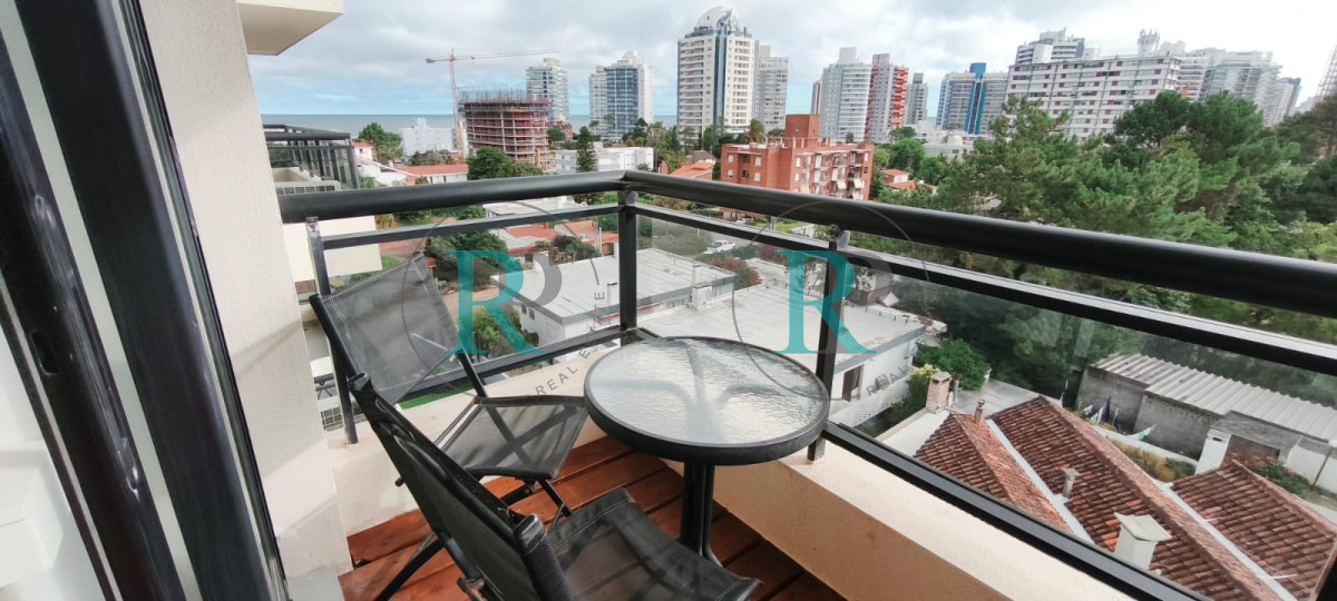 Apartamento ID.2769 - Venta apto 1 dormitorio Punta del Este con cochera Aidy Grill bajos gastos