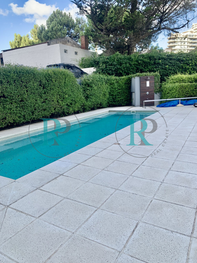 Apartamento ID.2769 - Venta apto 1 dormitorio Punta del Este con cochera Aidy Grill bajos gastos