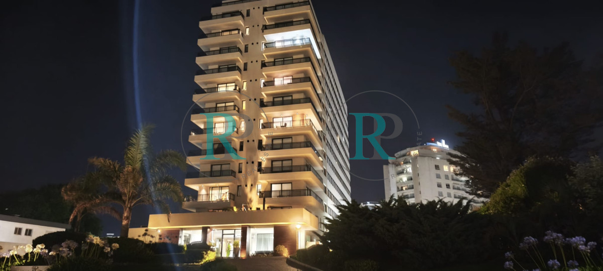 Apartamento ID.2769 - Venta apto 1 dormitorio Punta del Este con cochera Aidy Grill bajos gastos