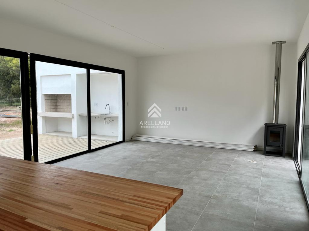 Casa ID.1631 - VENTA CASA DE 2 DORMITORIOS EN PARQUE BURNETT