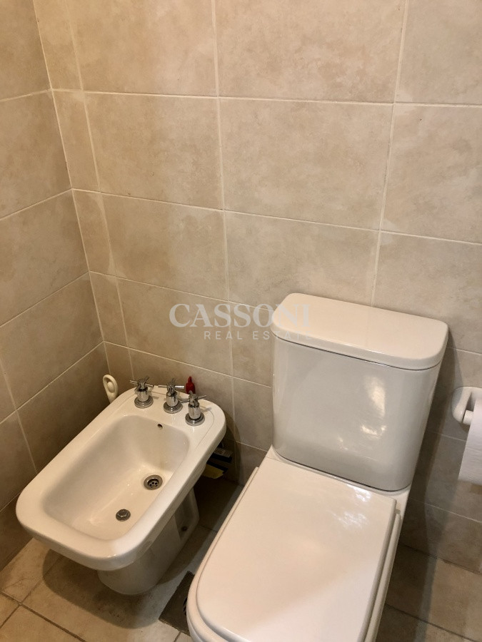 Apartamento ID.1037 - Muy lindo apartamento con todos los servicios a metros del mar y muy bajos gastos comunes.