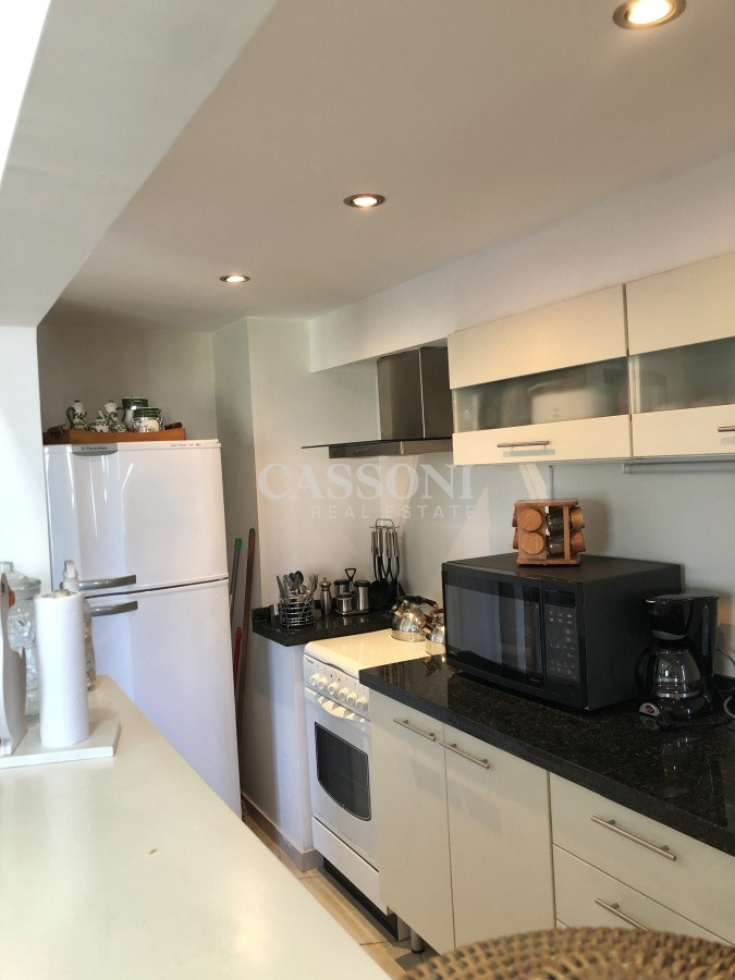 Apartamento ID.1037 - Muy lindo apartamento con todos los servicios a metros del mar y muy bajos gastos comunes.