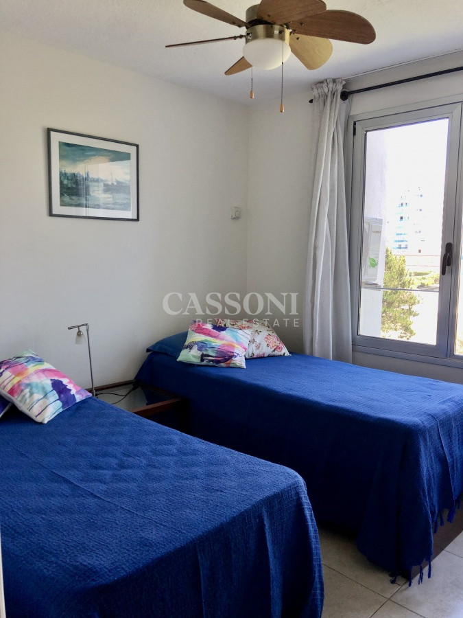 Apartamento ID.1037 - Muy lindo apartamento con todos los servicios a metros del mar y muy bajos gastos comunes.