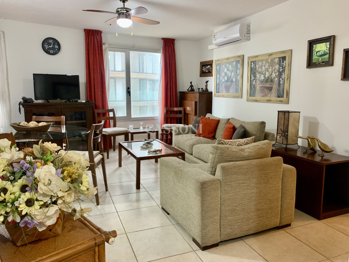 Apartamento ID.1037 - Muy lindo apartamento con todos los servicios a metros del mar y muy bajos gastos comunes.
