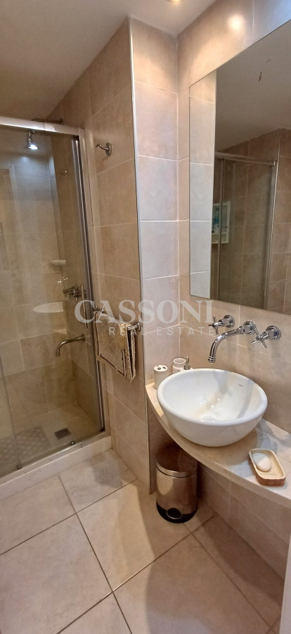 Apartamento ID.1037 - Muy lindo apartamento con todos los servicios a metros del mar y muy bajos gastos comunes.