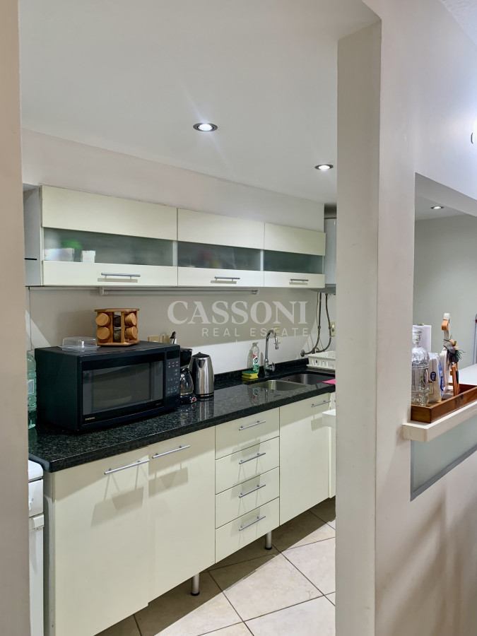 Apartamento ID.1037 - Muy lindo apartamento con todos los servicios a metros del mar y muy bajos gastos comunes.