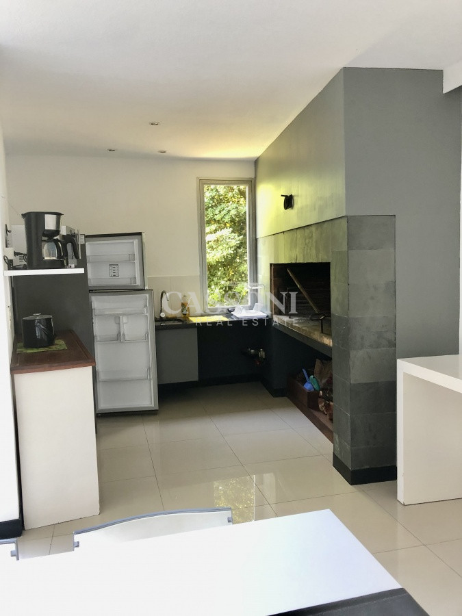 Apartamento ID.1037 - Muy lindo apartamento con todos los servicios a metros del mar y muy bajos gastos comunes.