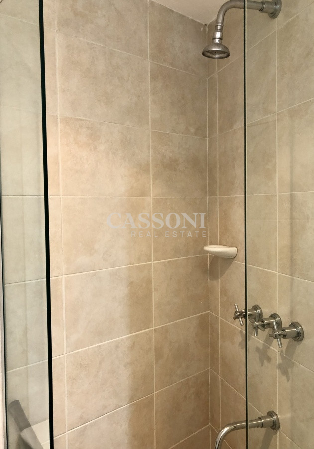 Apartamento ID.1037 - Muy lindo apartamento con todos los servicios a metros del mar y muy bajos gastos comunes.