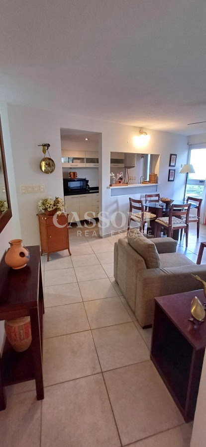 Apartamento ID.1037 - Muy lindo apartamento con todos los servicios a metros del mar y muy bajos gastos comunes.