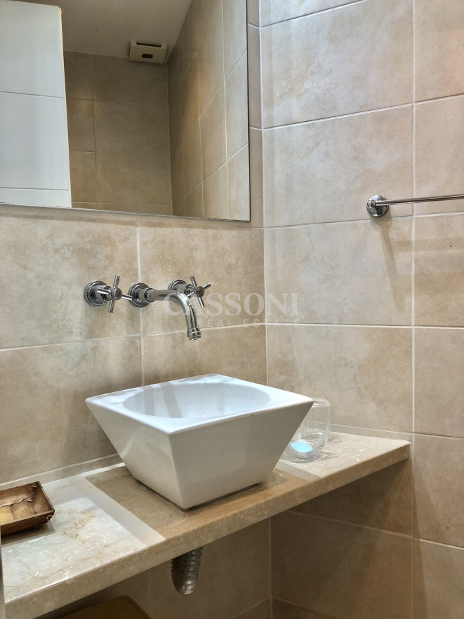 Apartamento ID.1037 - Muy lindo apartamento con todos los servicios a metros del mar y muy bajos gastos comunes.
