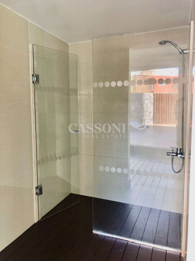 Apartamento ID.1037 - Muy lindo apartamento con todos los servicios a metros del mar y muy bajos gastos comunes.