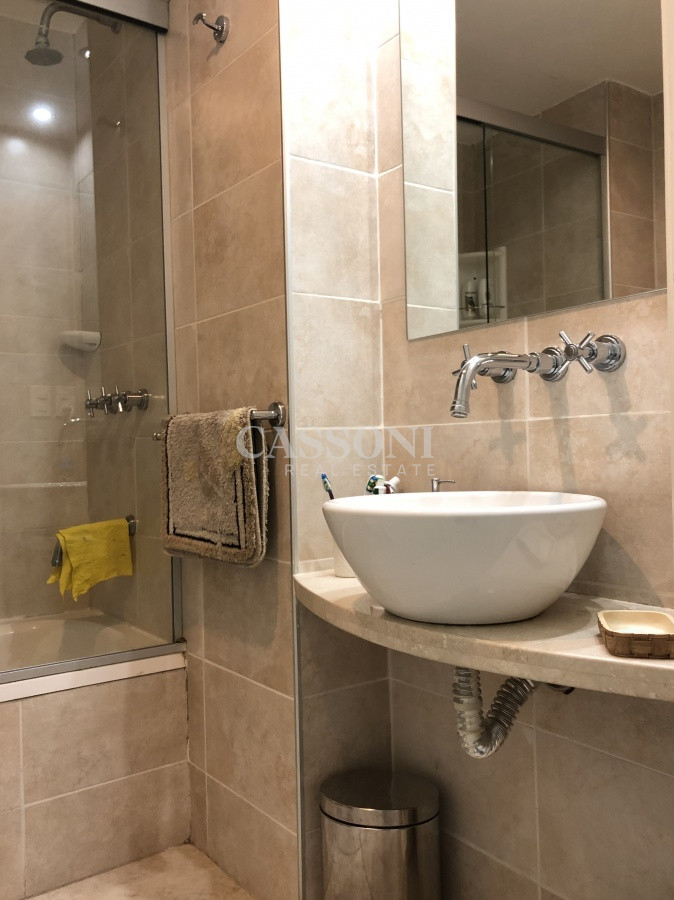 Apartamento ID.1037 - Muy lindo apartamento con todos los servicios a metros del mar y muy bajos gastos comunes.