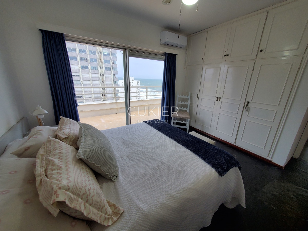 Apartamento ID.4103 - Penthouse con vista , 2 dormitorios y medio , 2 baños , Península  , Punta del Este 