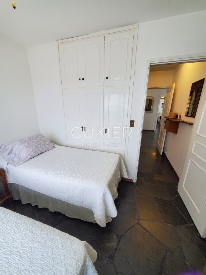 Apartamento ID.4103 - Penthouse con vista , 2 dormitorios y medio , 2 baños , Península  , Punta del Este 