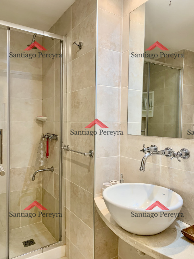 Apartamento ID.5736 - Muy lindo apartamento con todos los servicios a metros del mar y muy bajos gastos comunes