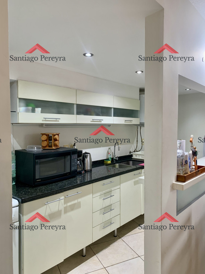Apartamento ID.5736 - Muy lindo apartamento con todos los servicios a metros del mar y muy bajos gastos comunes