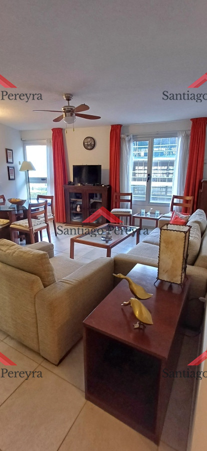 Apartamento ID.5736 - Muy lindo apartamento con todos los servicios a metros del mar y muy bajos gastos comunes