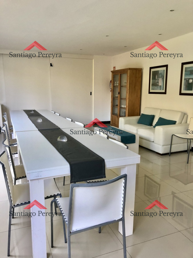 Apartamento ID.5736 - Muy lindo apartamento con todos los servicios a metros del mar y muy bajos gastos comunes