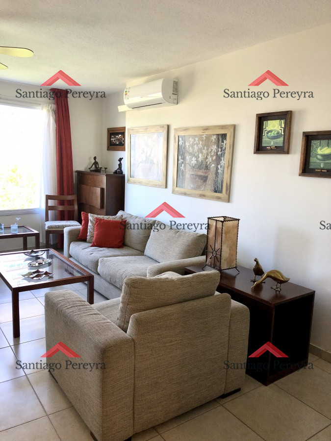 Apartamento ID.5736 - Muy lindo apartamento con todos los servicios a metros del mar y muy bajos gastos comunes