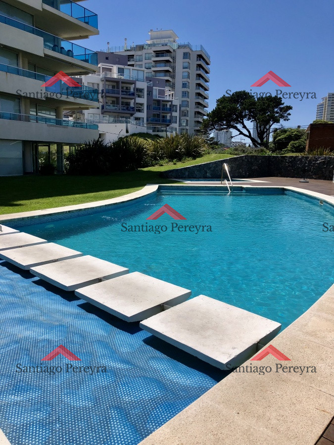 Apartamento ID.5736 - Muy lindo apartamento con todos los servicios a metros del mar y muy bajos gastos comunes
