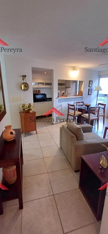 Apartamento ID.5736 - Muy lindo apartamento con todos los servicios a metros del mar y muy bajos gastos comunes