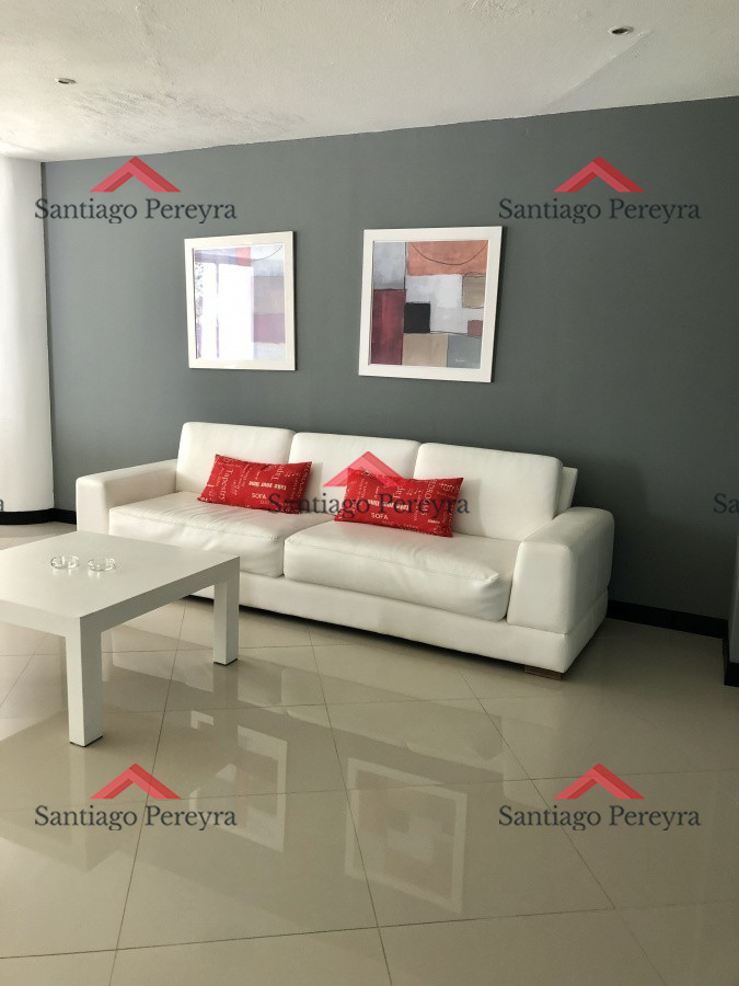 Apartamento ID.5736 - Muy lindo apartamento con todos los servicios a metros del mar y muy bajos gastos comunes