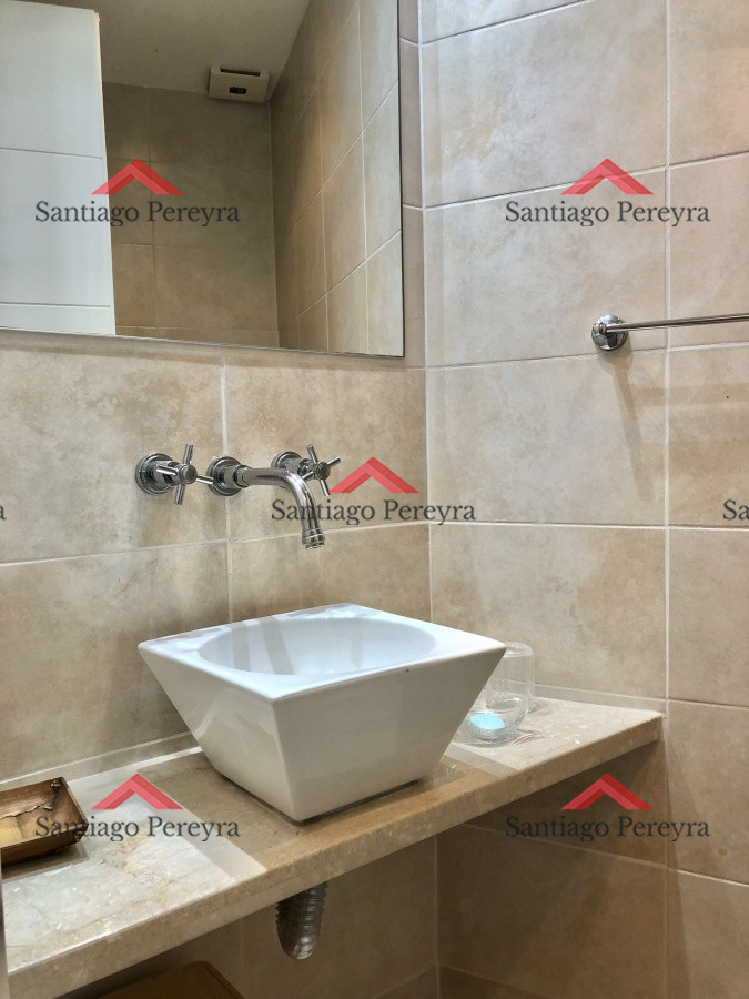 Apartamento ID.5736 - Muy lindo apartamento con todos los servicios a metros del mar y muy bajos gastos comunes