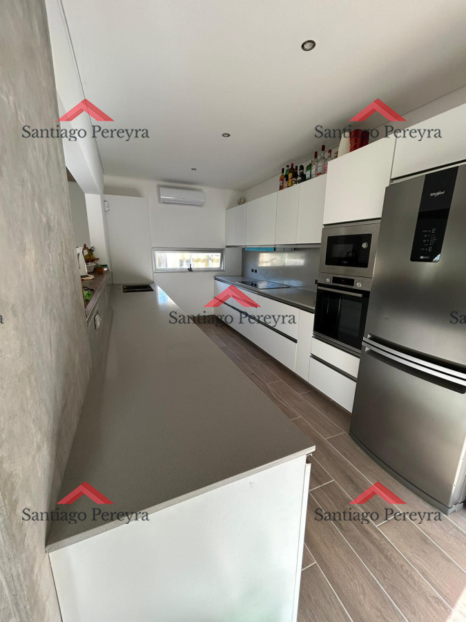 Casa ID.16574 - Hermosa casa  de 4 dormitorios en Rincón del Indio, con piscina climatizada