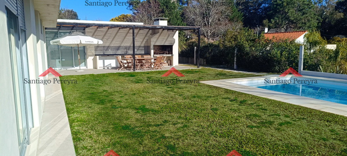 Casa ID.16574 - Hermosa casa  de 4 dormitorios en Rincón del Indio, con piscina climatizada