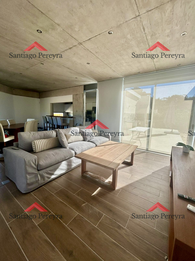 Casa ID.16574 - Hermosa casa  de 4 dormitorios en Rincón del Indio, con piscina climatizada