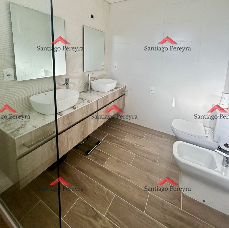 Casa ID.16574 - Hermosa casa  de 4 dormitorios en Rincón del Indio, con piscina climatizada