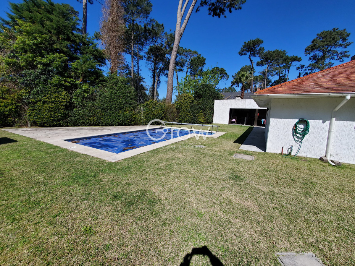 Casa ID.3143 - Casa en venta de 3 dormitorios 2 baños ,piscina ,  Marly  , ideal para todo el año , Punta del Este 