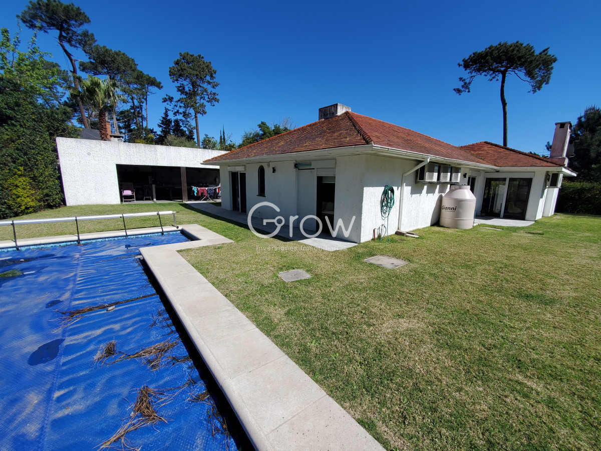 Casa ID.3143 - Casa en venta de 3 dormitorios 2 baños ,piscina ,  Marly  , ideal para todo el año , Punta del Este 