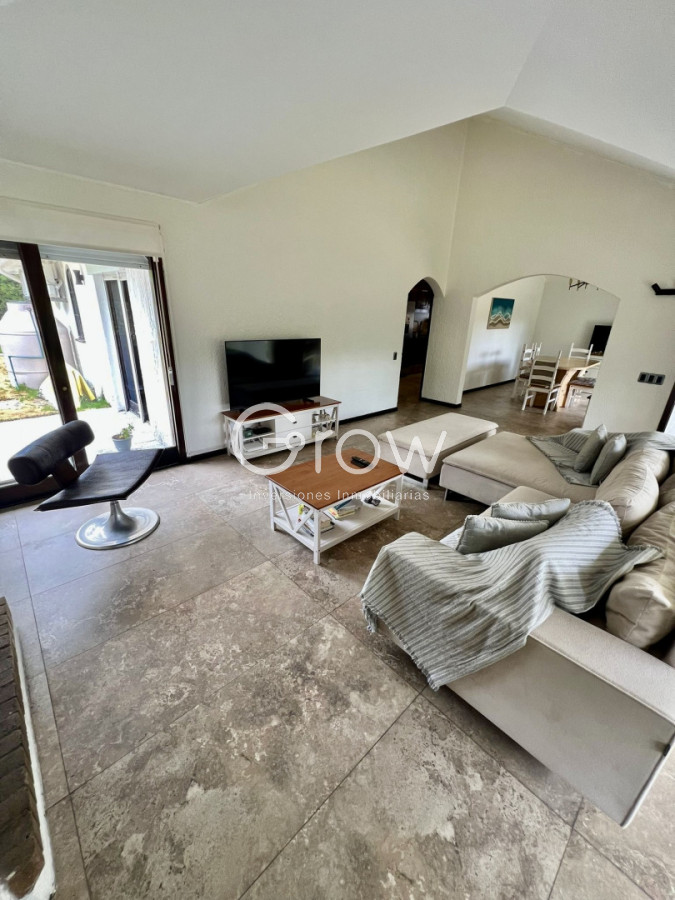 Casa ID.3143 - Casa en venta de 3 dormitorios 2 baños ,piscina ,  Marly  , ideal para todo el año , Punta del Este 