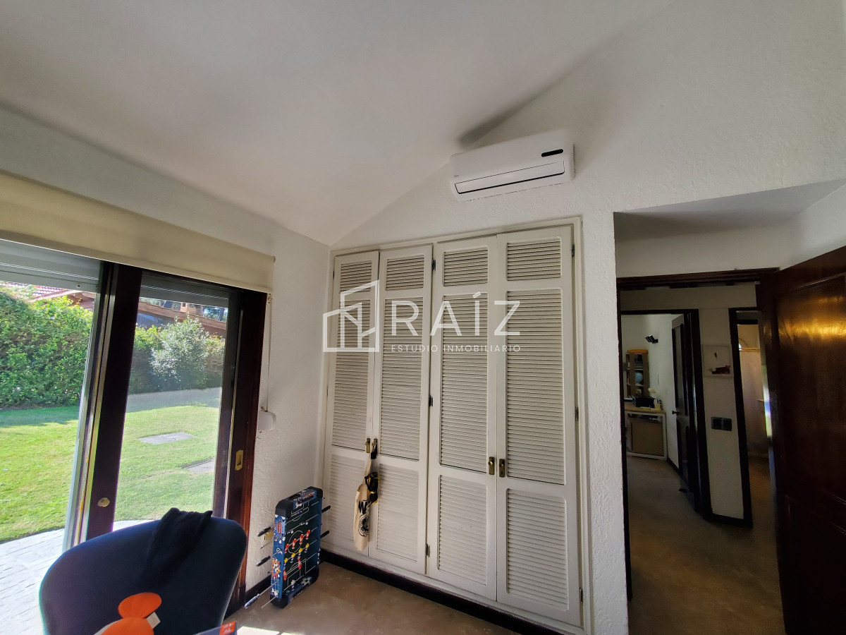 Casa ID.11377 - Casa en venta de 3 dormitorios 2 baños ,piscina ,  Marly  , ideal para todo el año , Punta del Este 