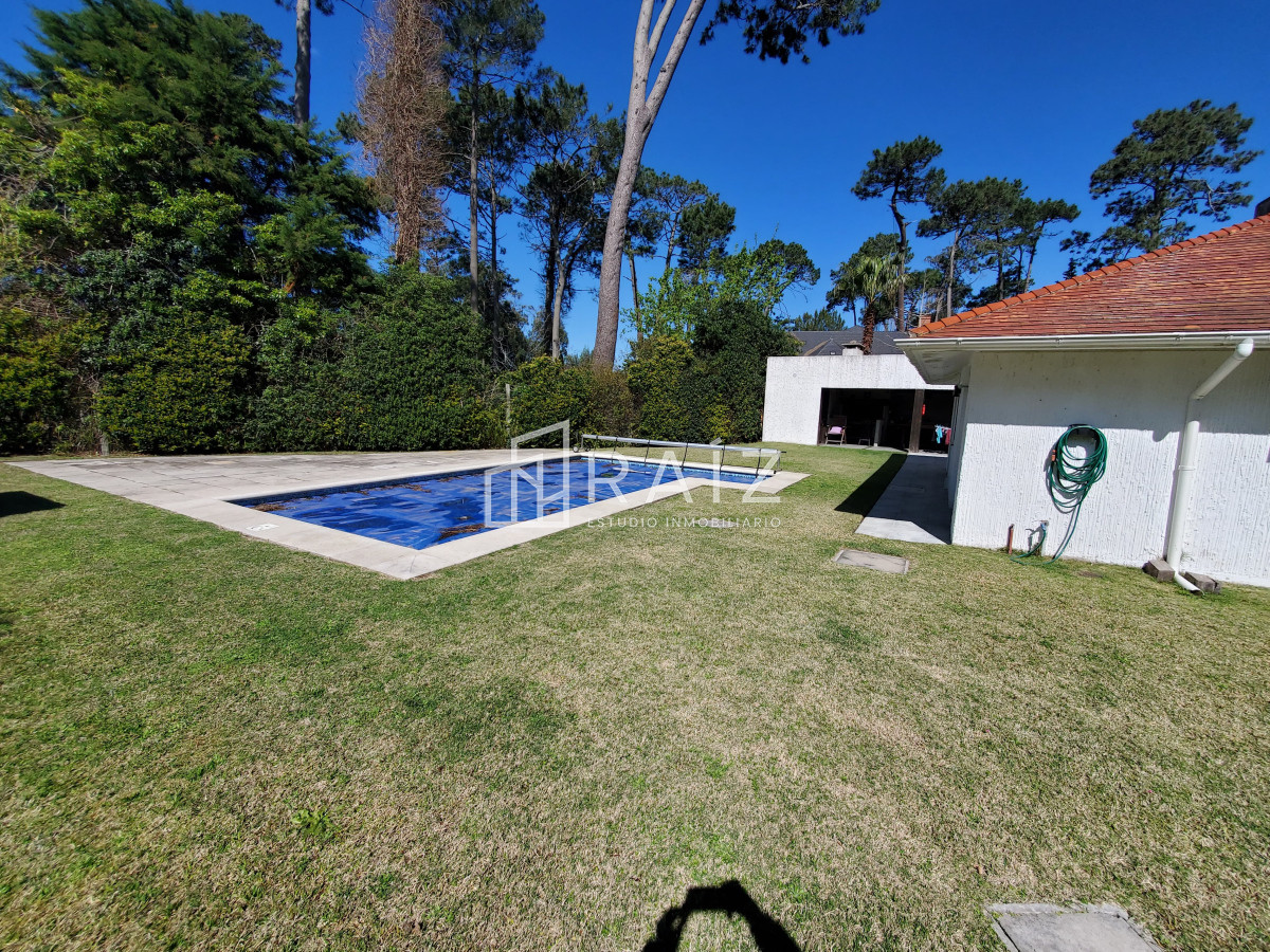 Casa ID.11377 - Casa en venta de 3 dormitorios 2 baños ,piscina ,  Marly  , ideal para todo el año , Punta del Este 