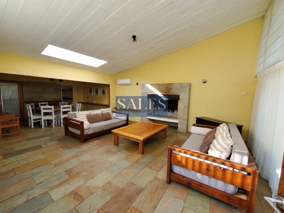 Casa ID.346 - Casa en venta y alquiler anual, 3 dormitorios, playa mansa Punta del Este.
