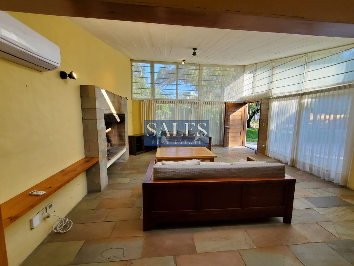 Casa ID.346 - Casa en venta y alquiler anual, 3 dormitorios, playa mansa Punta del Este.